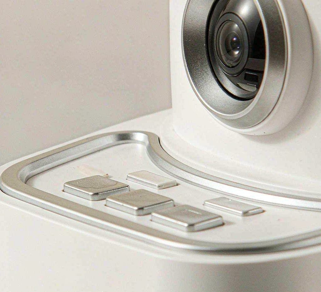 AeroFeeder 4K Smart Pet Feeder — lifestyle view 2